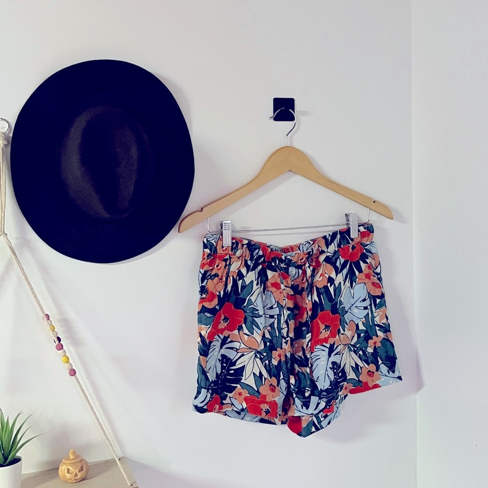 Ladies C & C California Shorts 🌺 ☀️